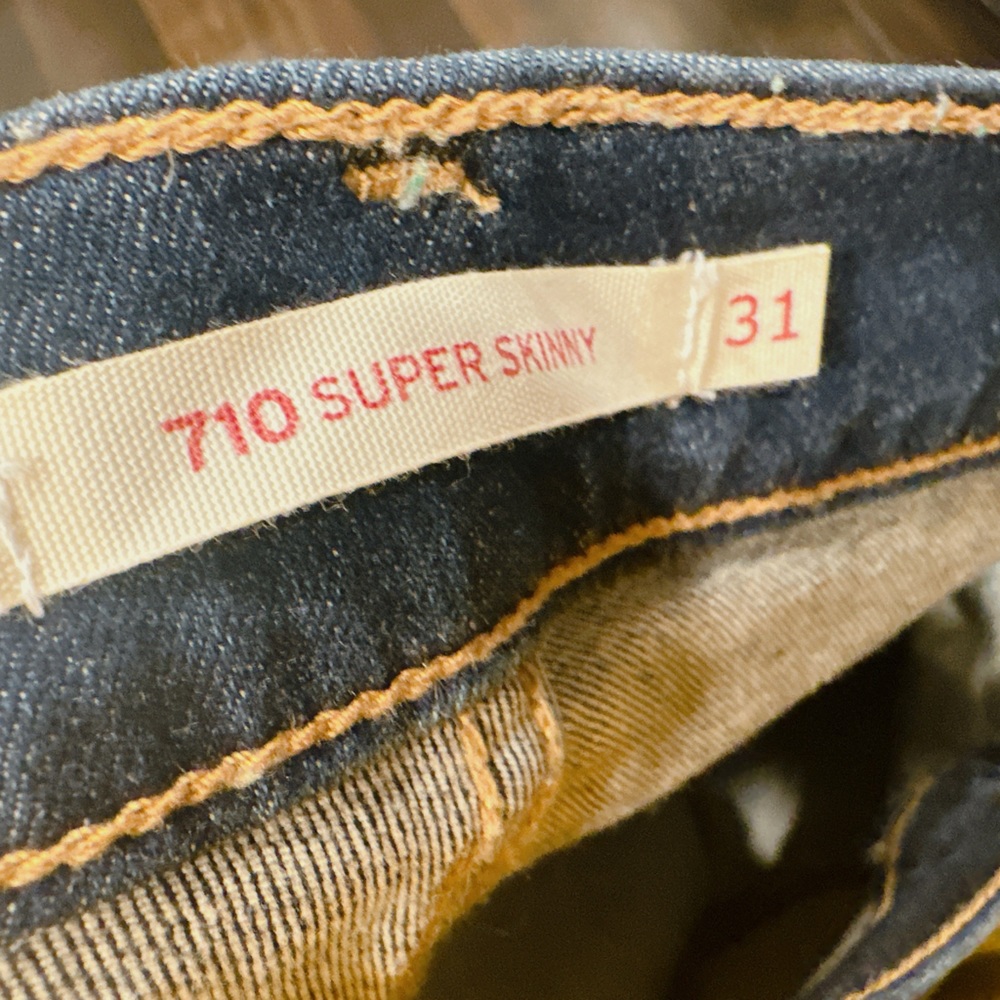 31 Levi - 710 Super Skinny Women’s - Picture 2 of 6